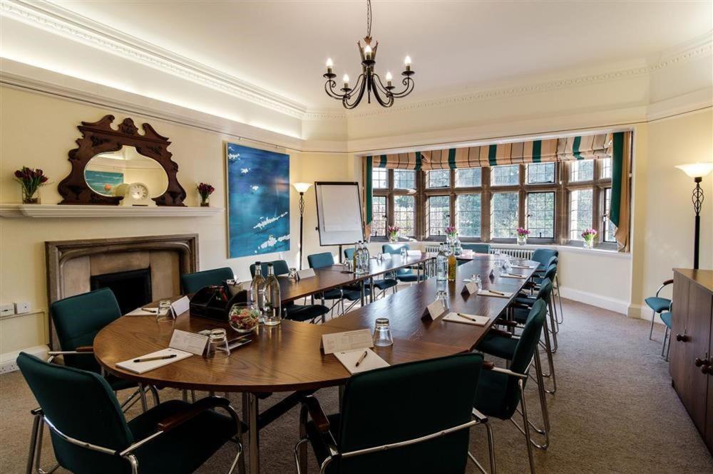 Westminster College Hotel CBG Екстериор снимка