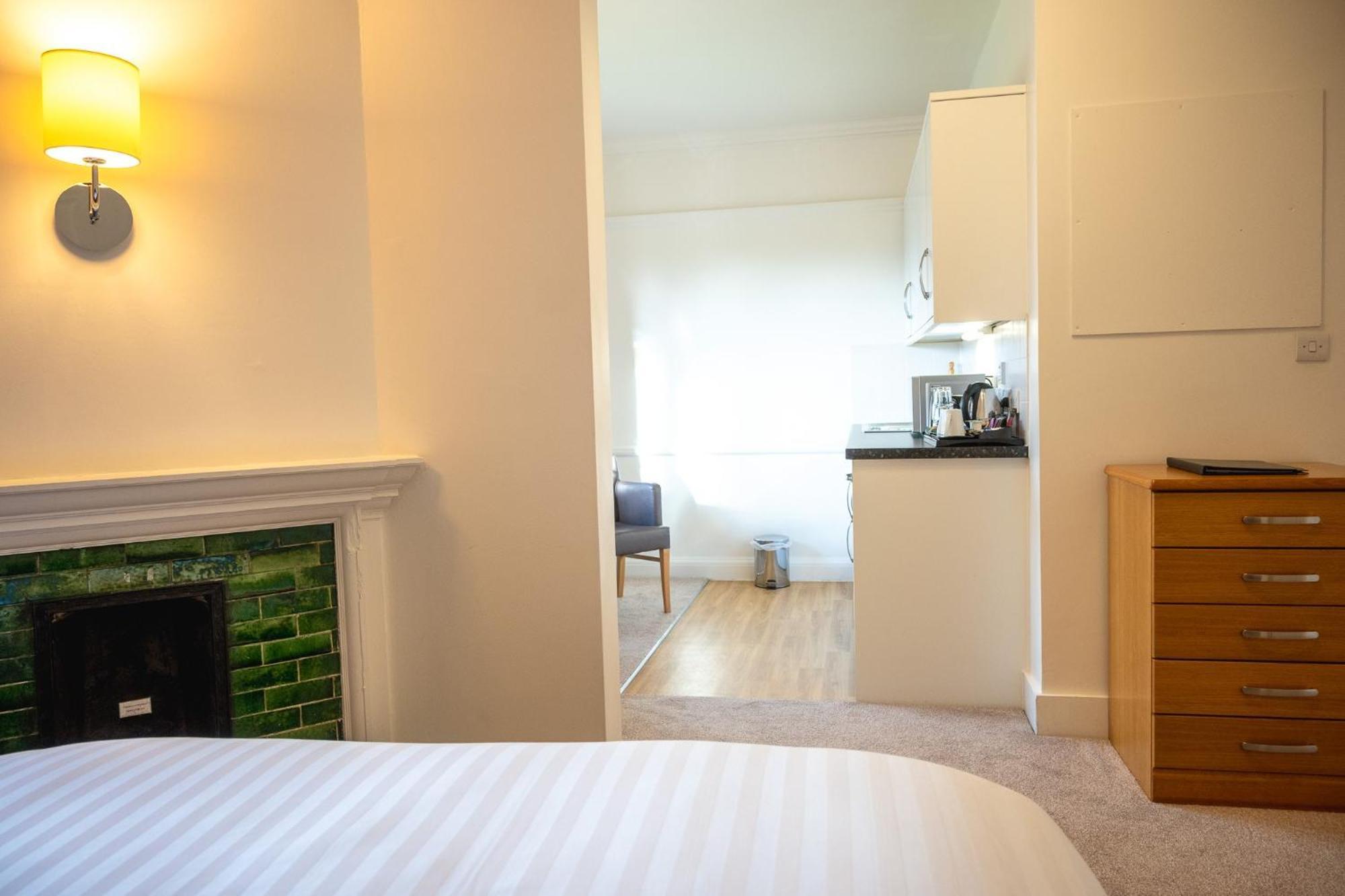 Westminster College Hotel CBG Екстериор снимка