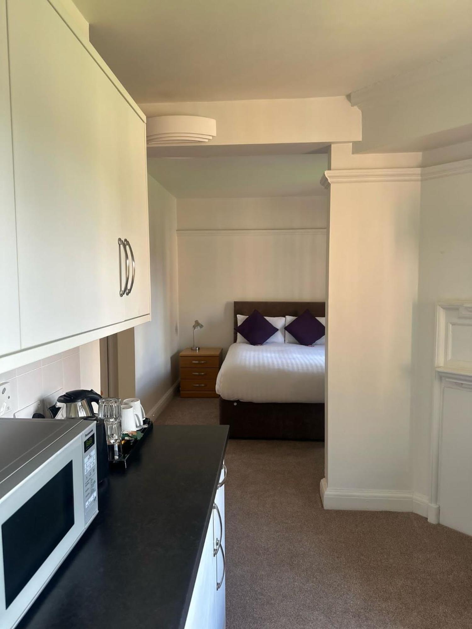 Westminster College Hotel CBG Екстериор снимка