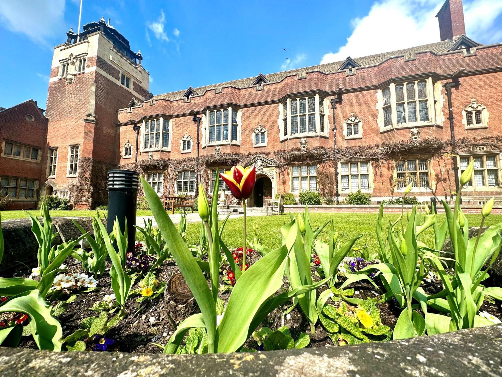 Westminster College Hotel CBG Екстериор снимка