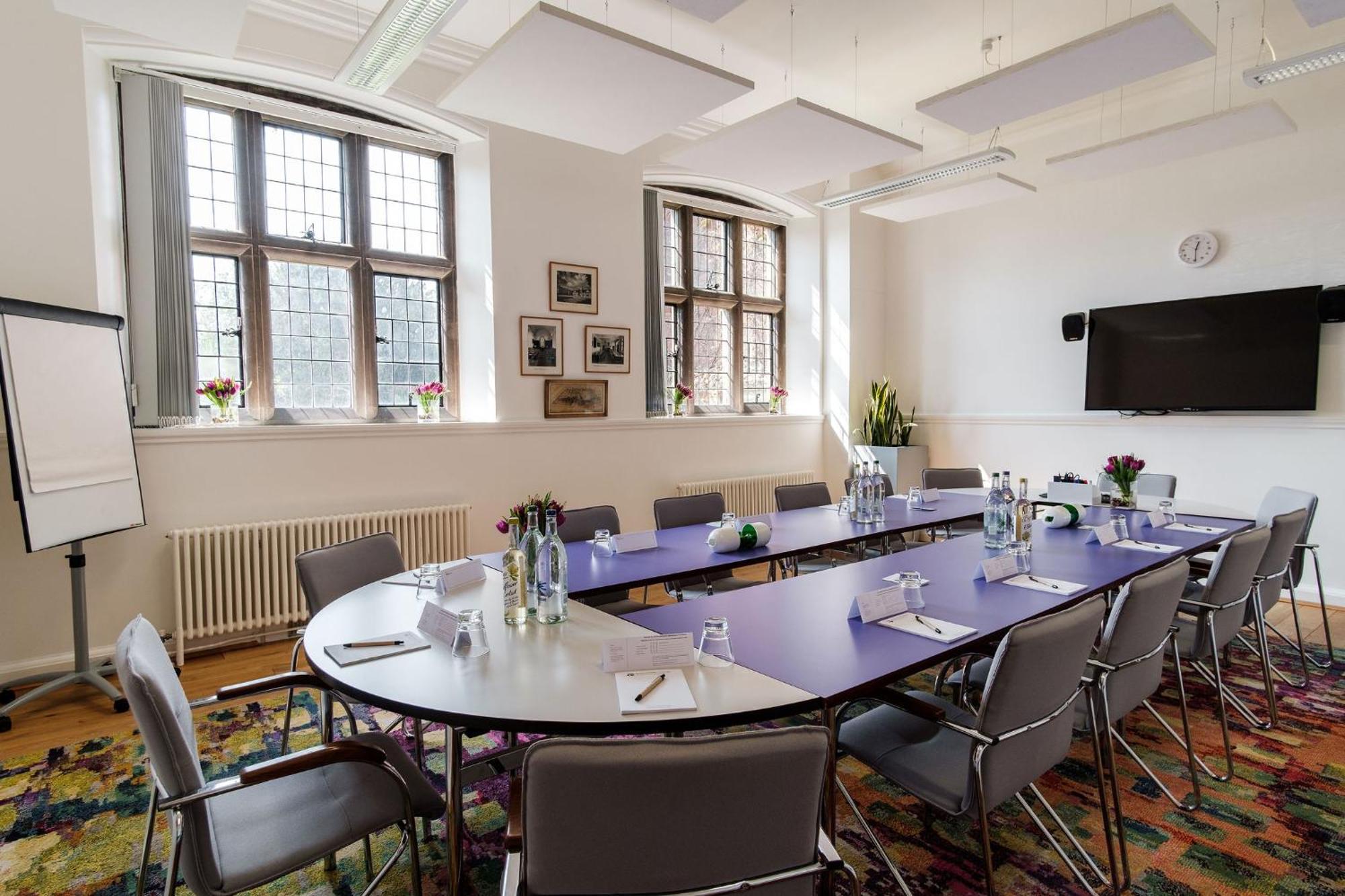 Westminster College Hotel CBG Екстериор снимка